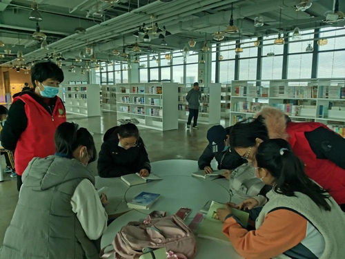 书香伴行，和美润心——荣老师与二十三中学“阅美”志愿服务队进社区开展教育咨询